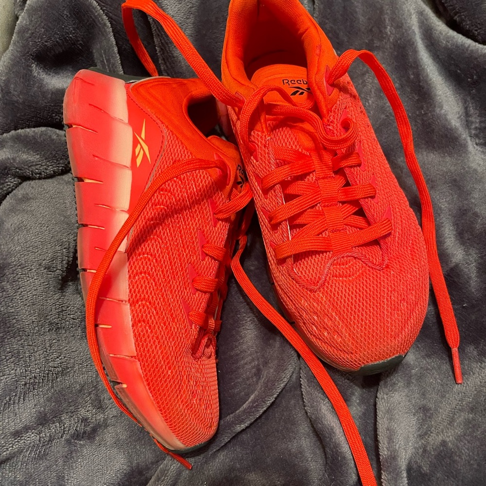 Reebok - Picture 2 of 6
